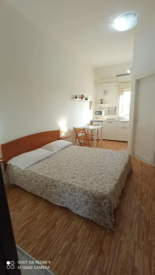 Fontanarossa Airport Apartment 卡塔尼亚 民宿